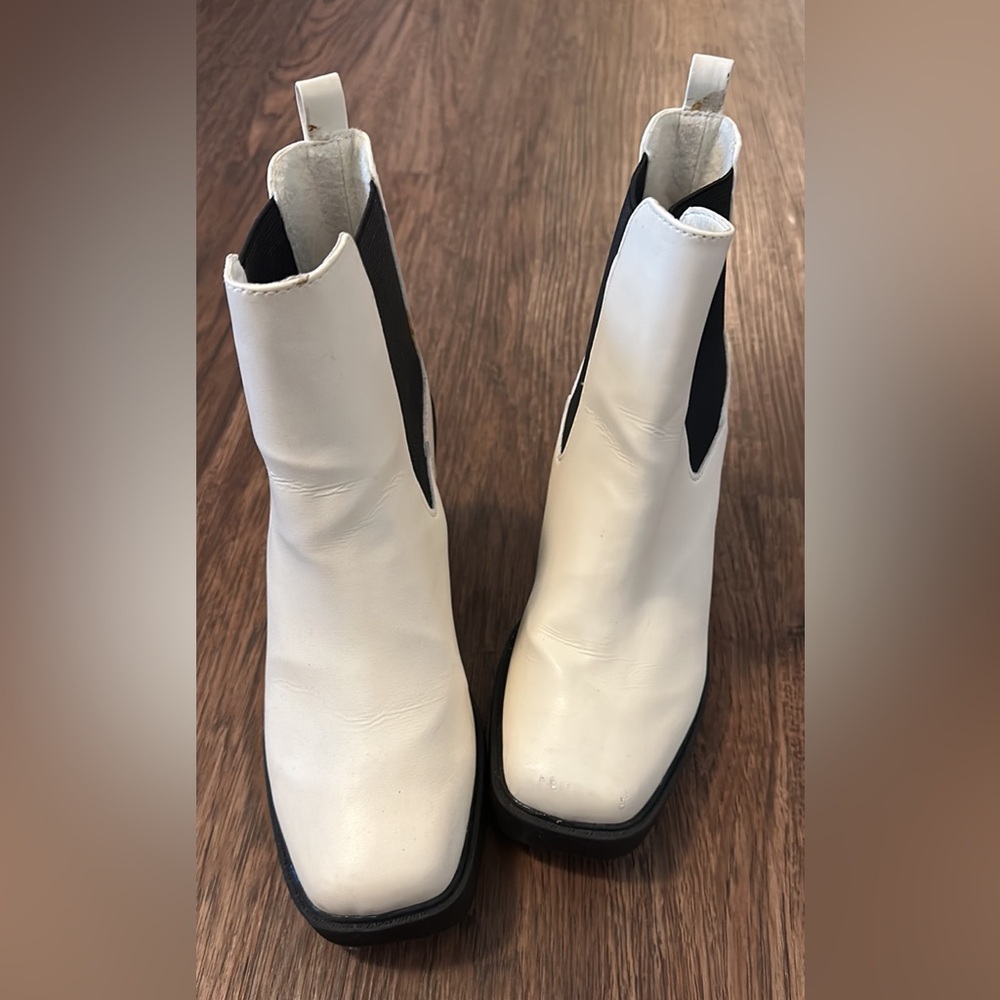 MIA Chelsea heel boot